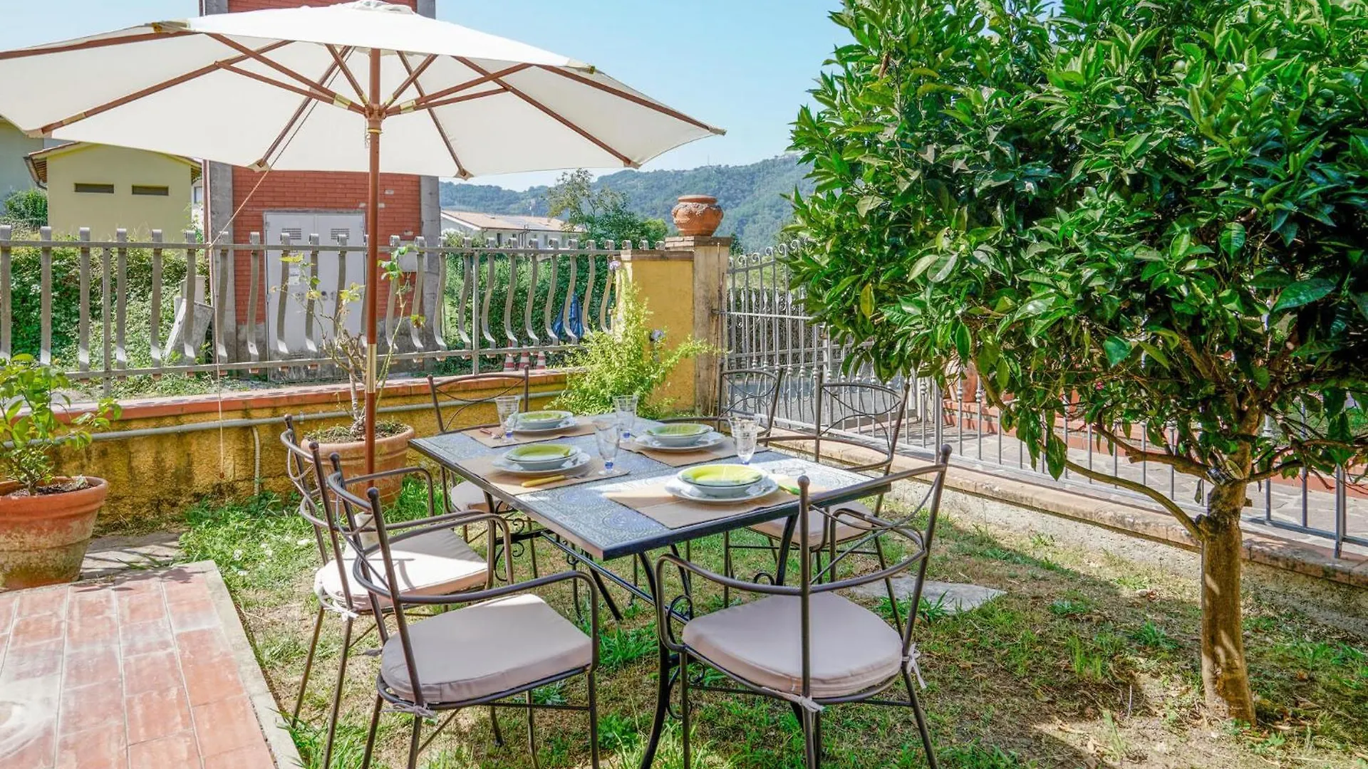 Gorgeous Home In Camaiore With Kitchen Italy