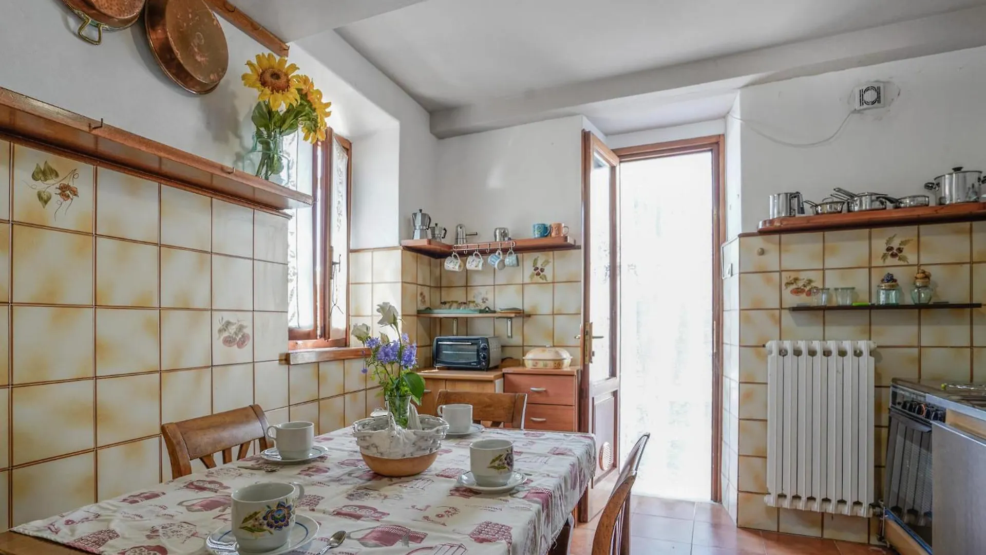 Gorgeous Home In Camaiore With Kitchen Holiday home