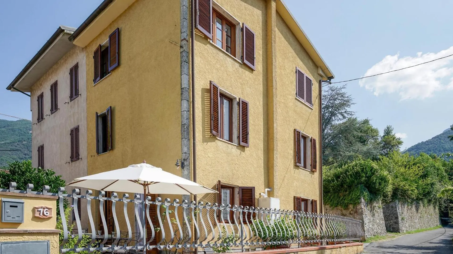 Gorgeous Home In Camaiore With Kitchen
