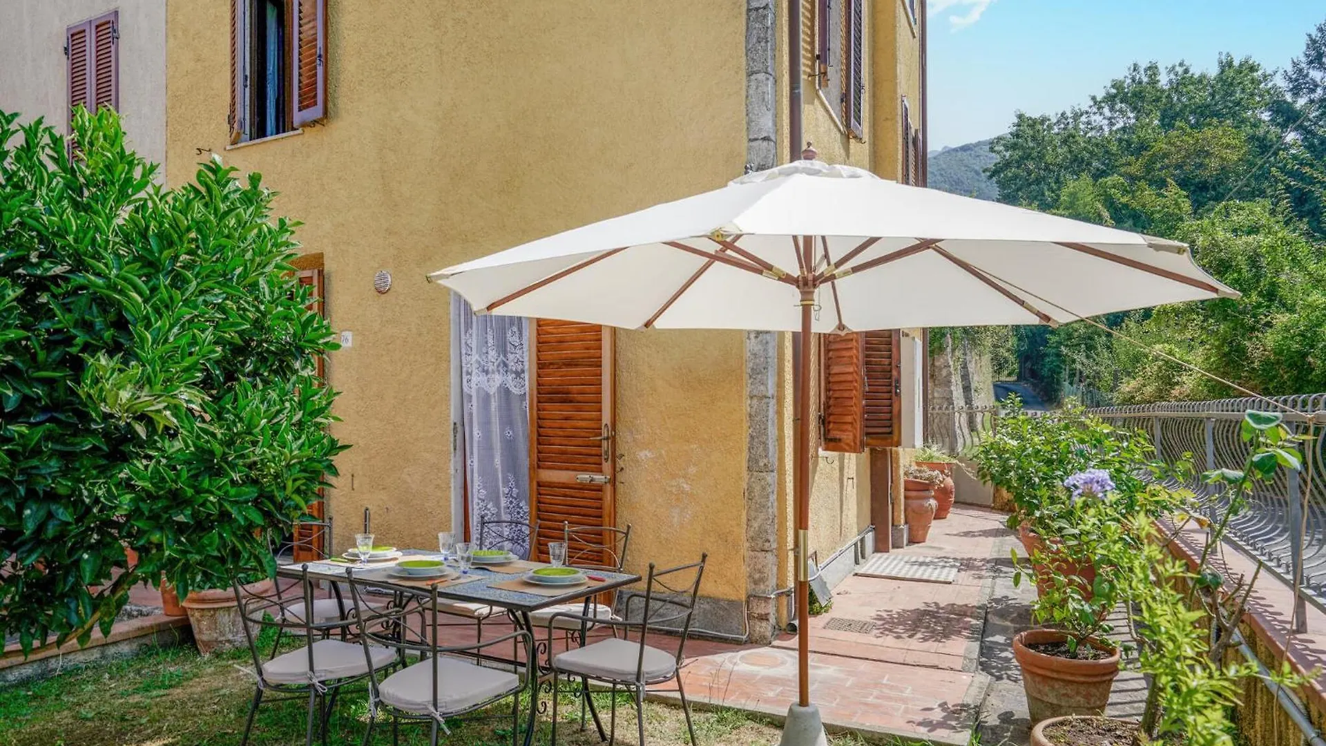 Gorgeous Home In Camaiore With Kitchen Holiday home
